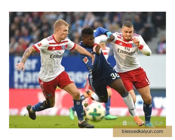 德甲转会窗口开启，多队强化阵容备战新赛季表现亮眼