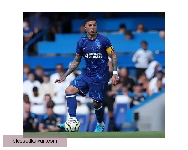 恩佐防守能力持续提升，成为球队后防线重要支柱